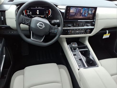 New 2026 Nissan Pathfinder SL image 13