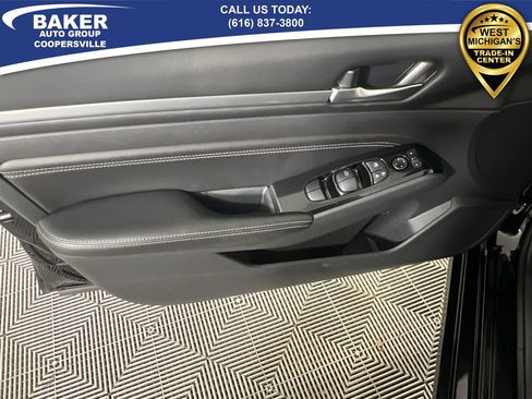 Used 2022 Nissan Altima 2.5 SV w/ SV Premium Package image 22