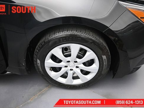 Used 2023 Toyota Corolla LE FWD image 31