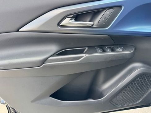 Certified 2025 Chevrolet Equinox EV LT w/ Convenience Package image 15