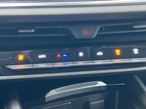 Used 2024 Buick Envision Preferred image 18