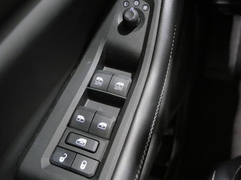 Used 2023 Jeep Grand Cherokee Altitude image 13