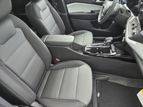 New 2026 Chevrolet Trax LT FWD image 17