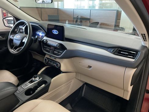 Used 2022 Ford Escape SEL w/ Technology Package image 19