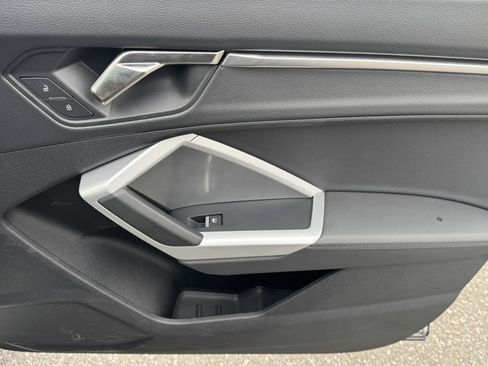 Certified 2025 Audi Q3 2.0T Premium image 29