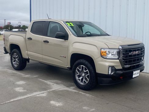 Used 2022 GMC Canyon AT4 w/ Trailering Package AWD/4WD image 3