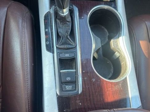 Used 2017 Acura TLX image 40