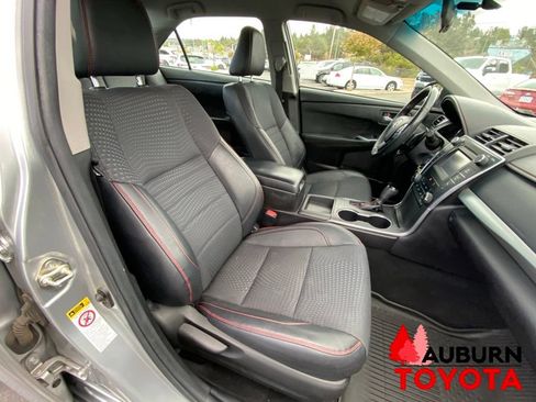 Used 2015 Toyota Camry SE FWD image 13