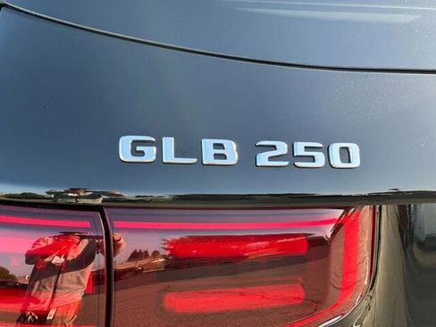 Used 2025 Mercedes-Benz GLB 250 GLB 250 4D Sport Utility 4MATI image 35