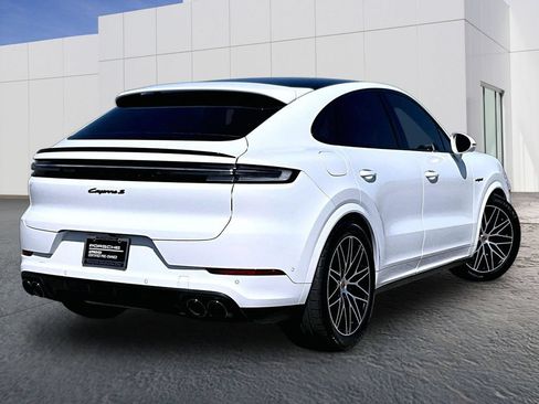 Certified 2025 Porsche Cayenne S AWD/4WD image 7
