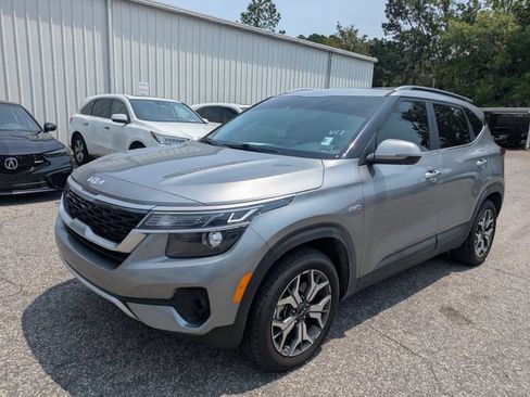 Used 2023 Kia Seltos EX AWD/4WD image 6