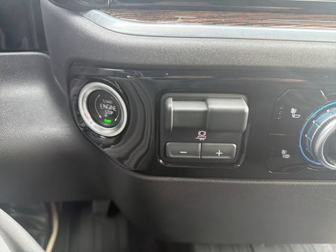Used 2022 GMC Sierra 1500 SLE AWD/4WD image 29