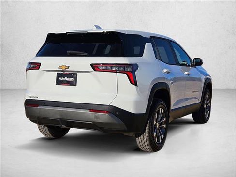 New 2026 Chevrolet Equinox LT image 2