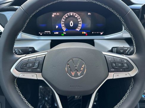New 2026 Volkswagen Taos SE image 22
