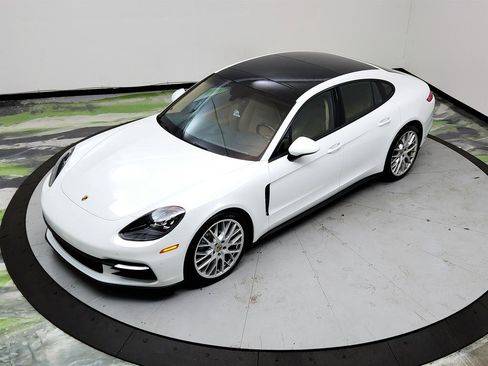 Used 2019 Porsche Panamera 4 image 33