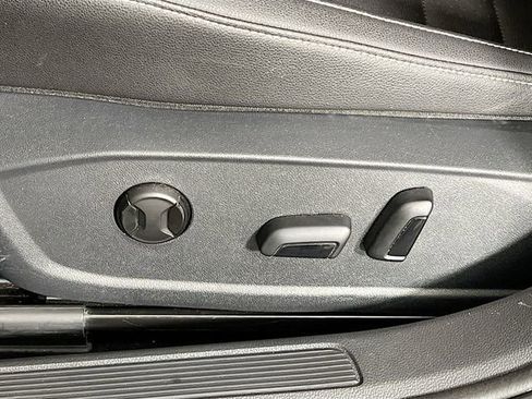 Used 2024 Volkswagen Jetta SE image 11