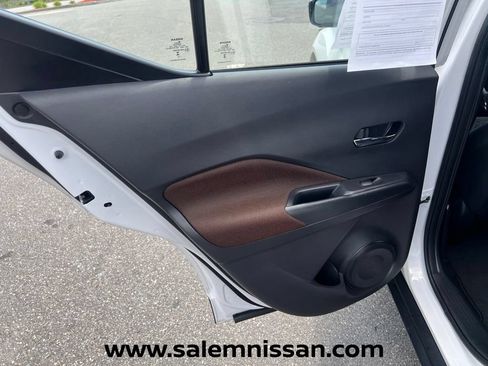 Used 2023 Nissan Kicks SR FWD image 18