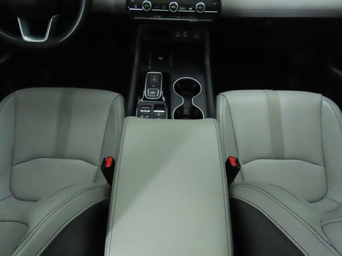 Used 2023 Honda Pilot Touring image 17