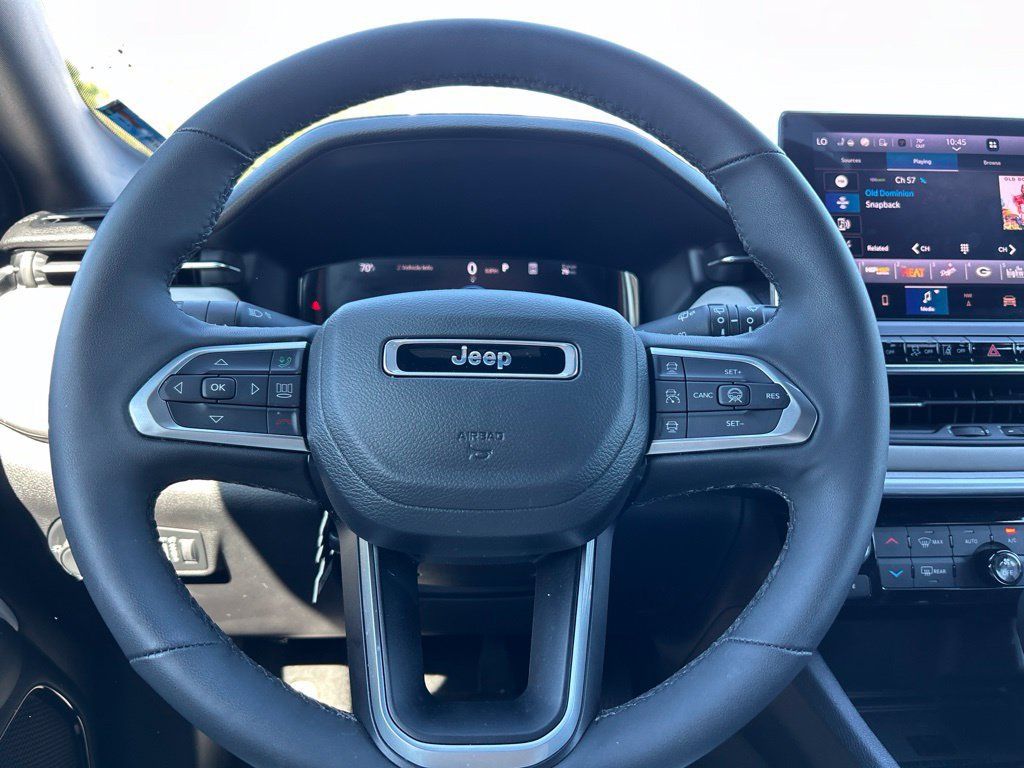 Used 2025 Jeep Compass Limited w/ Elite Group AWD/4WD image 9