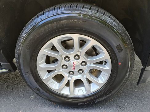 Used 2019 GMC Yukon XL SLT image 11