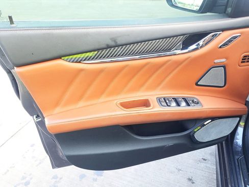 Used 2022 Maserati Quattroporte Trofeo image 12