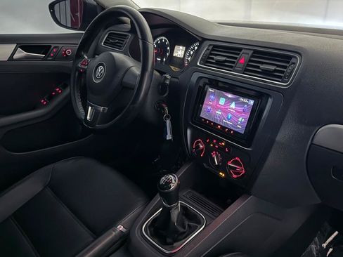Used 2014 Volkswagen Jetta SE FWD image 25