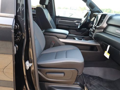 Used 2022 RAM 1500 Big Horn AWD/4WD image 26