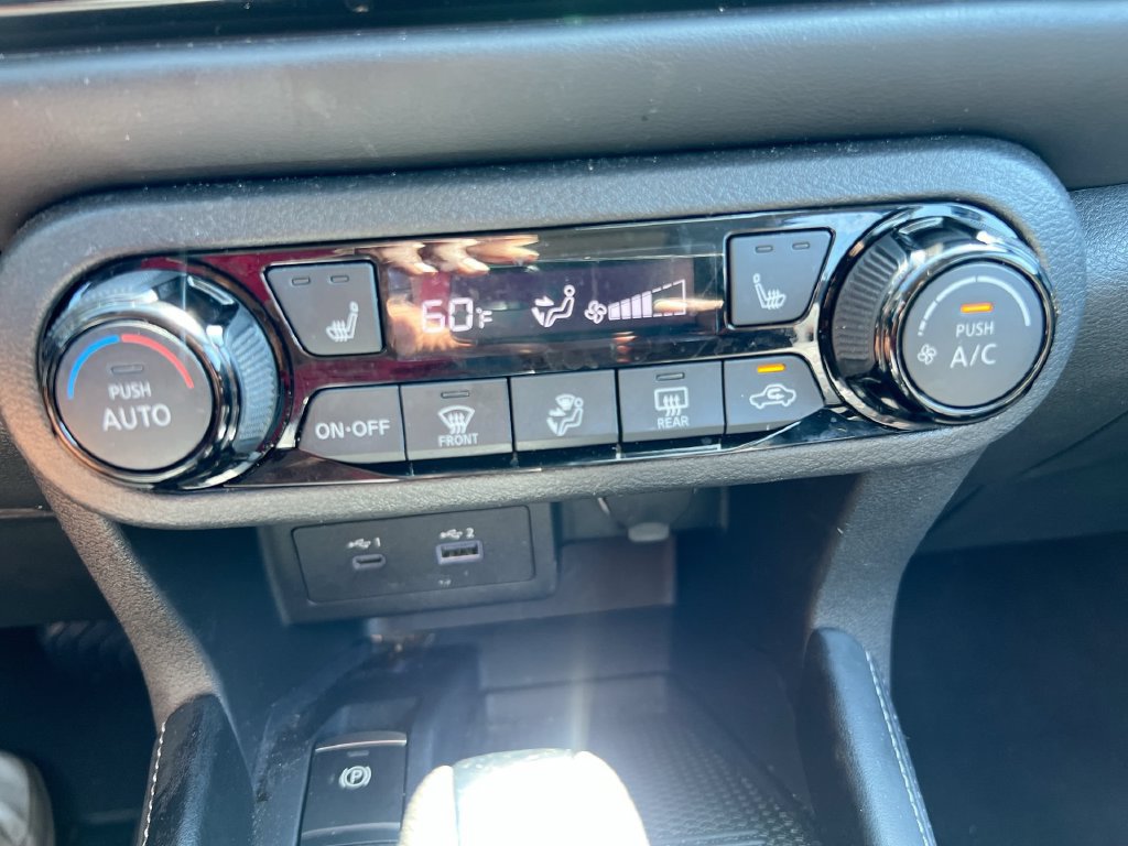 Used 2024 Nissan Kicks SR w/ SR Premium Package FWD image 16