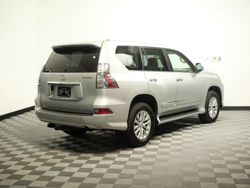 Used 2017 Lexus GX 460 Premium w/ Premium Package AWD/4WD image 8