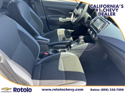 Used 2024 Nissan Versa SV FWD image 7