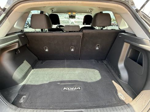 Used 2021 Hyundai Kona SE w/ Cargo Package FWD image 4