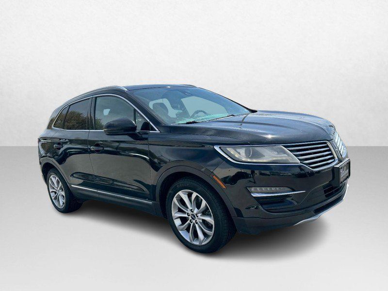 Used 2017 Lincoln MKC Select w/ Select Plus Package AWD/4WD image 3