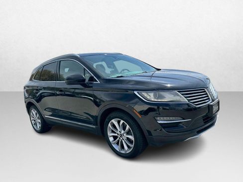Used 2017 Lincoln MKC Select w/ Select Plus Package AWD/4WD image 3