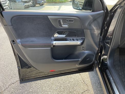 Used 2024 Mercedes-Benz GLB 250 image 16