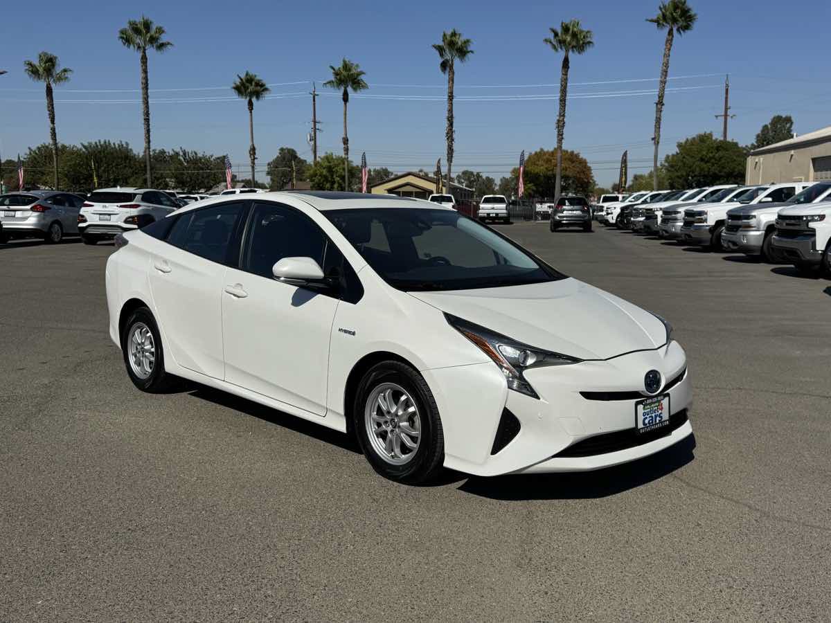 Used 2017 Toyota Prius Four w/ Advanced Technology Package FWD image 2
