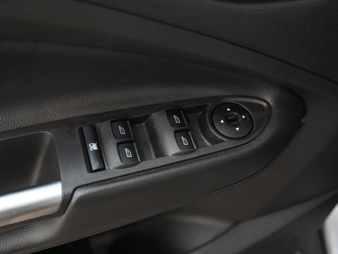 Used 2018 Ford Escape SE w/ Ford Safe & Smart Package FWD image 19