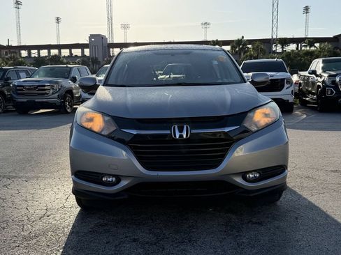 Used 2018 Honda HR-V EX image 3