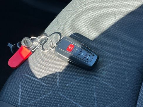 Used 2025 Toyota RAV4 XLE image 22