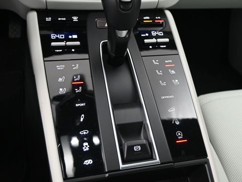 Certified 2022 Porsche Macan GTS image 13