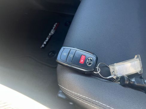 Used 2025 Toyota Tacoma TRD Off-Road image 22