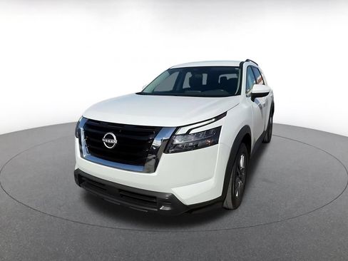 Used 2025 Nissan Pathfinder SV AWD/4WD image 5