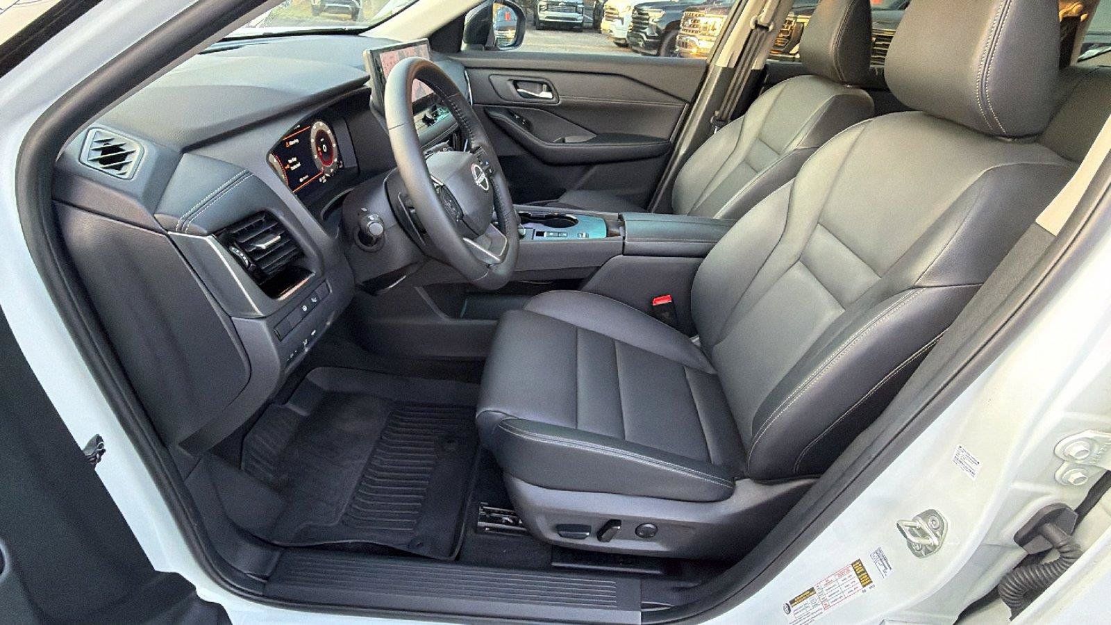 Used 2025 Nissan Rogue SL w/ SL Premium Package FWD image 17