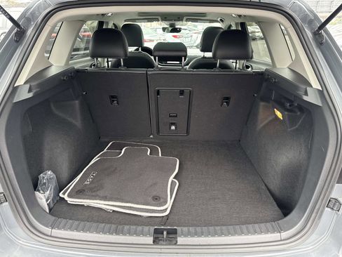 Certified 2023 Volkswagen Taos SEL image 5