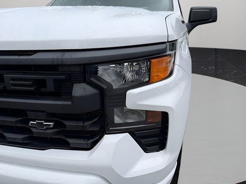 Used 2024 Chevrolet Silverado 1500 Custom AWD/4WD image 10