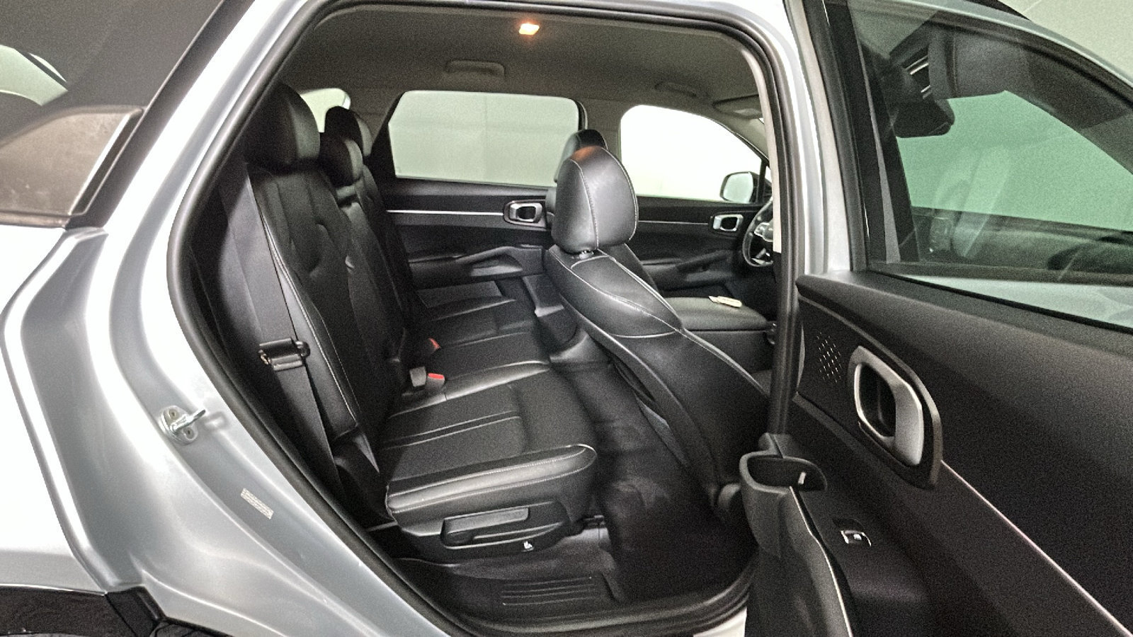 Used 2022 Kia Sorento S FWD image 35