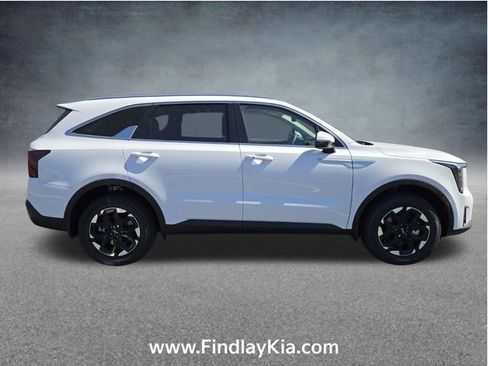 New 2026 Kia Sorento S image 3