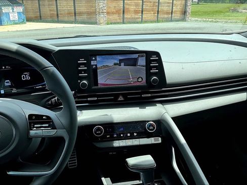 Used 2025 Hyundai Elantra Sport FWD image 5