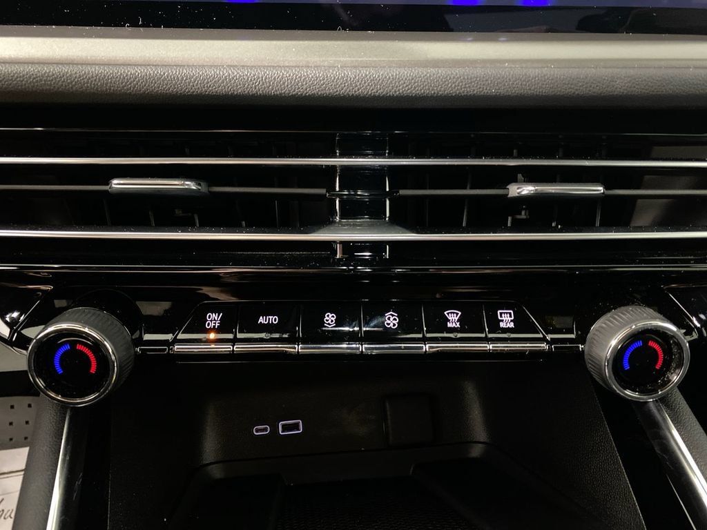 Certified 2024 Chevrolet Traverse LT AWD/4WD image 18