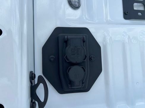 New 2026 Ford F350 4x4 Crew Cab DRW Super Duty image 11