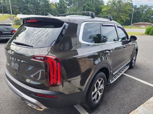 Used 2022 Kia Telluride EX image 7